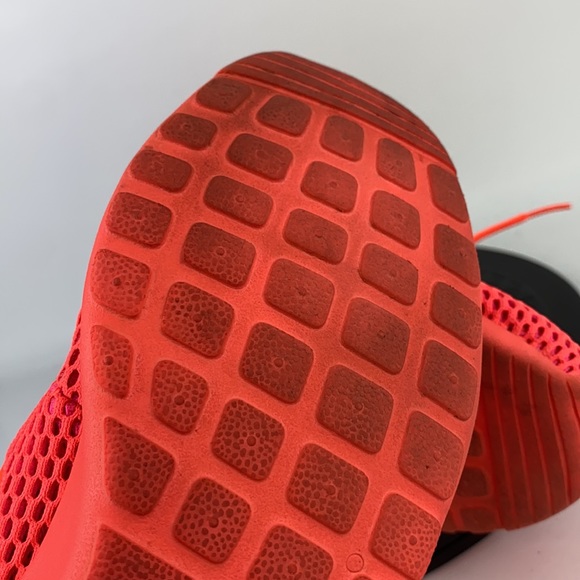 Nike Roshe One Hyperfuse Crimson Running Shoes 833826-800 Women's Size 6 - Picture 13 of 15
